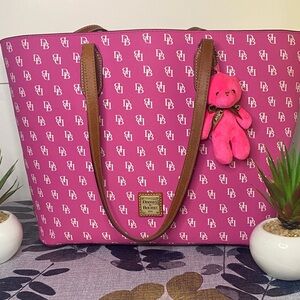 Dooney & Bourke Pink Gretta Hanna tote E.U.C brown Vachetta leather handle.